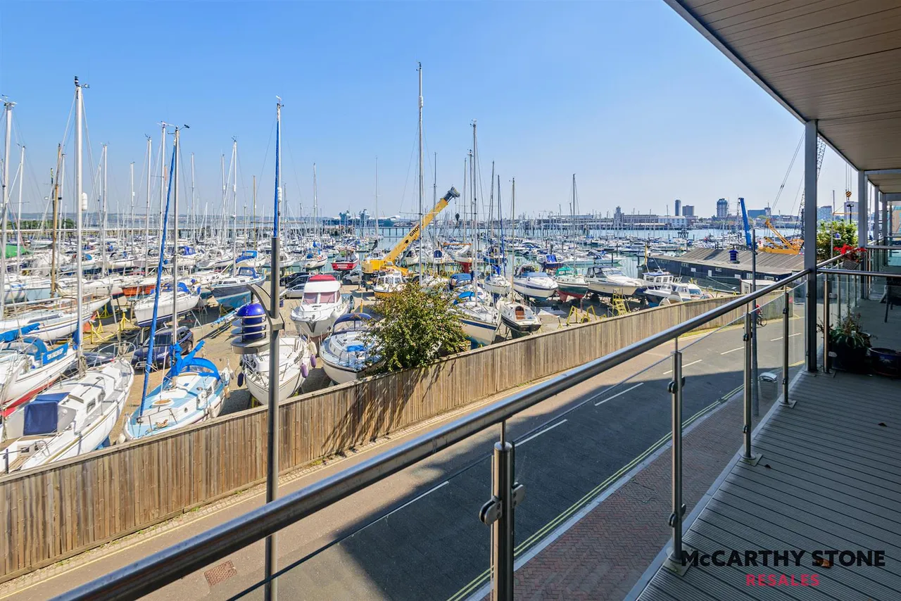 1 bed flat for sale, Harbour Road, Gosport, PO12