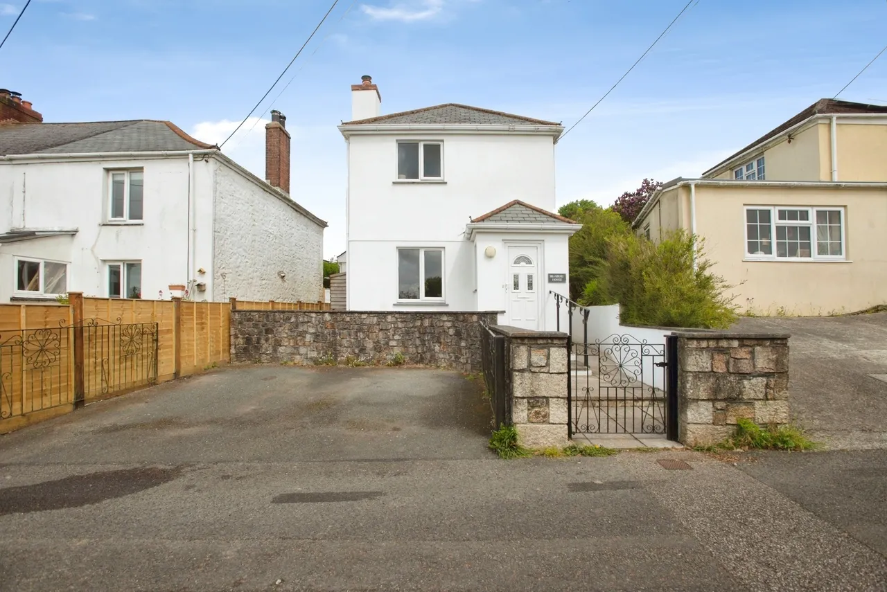 2 bed house for sale, Darite, Liskeard, PL14