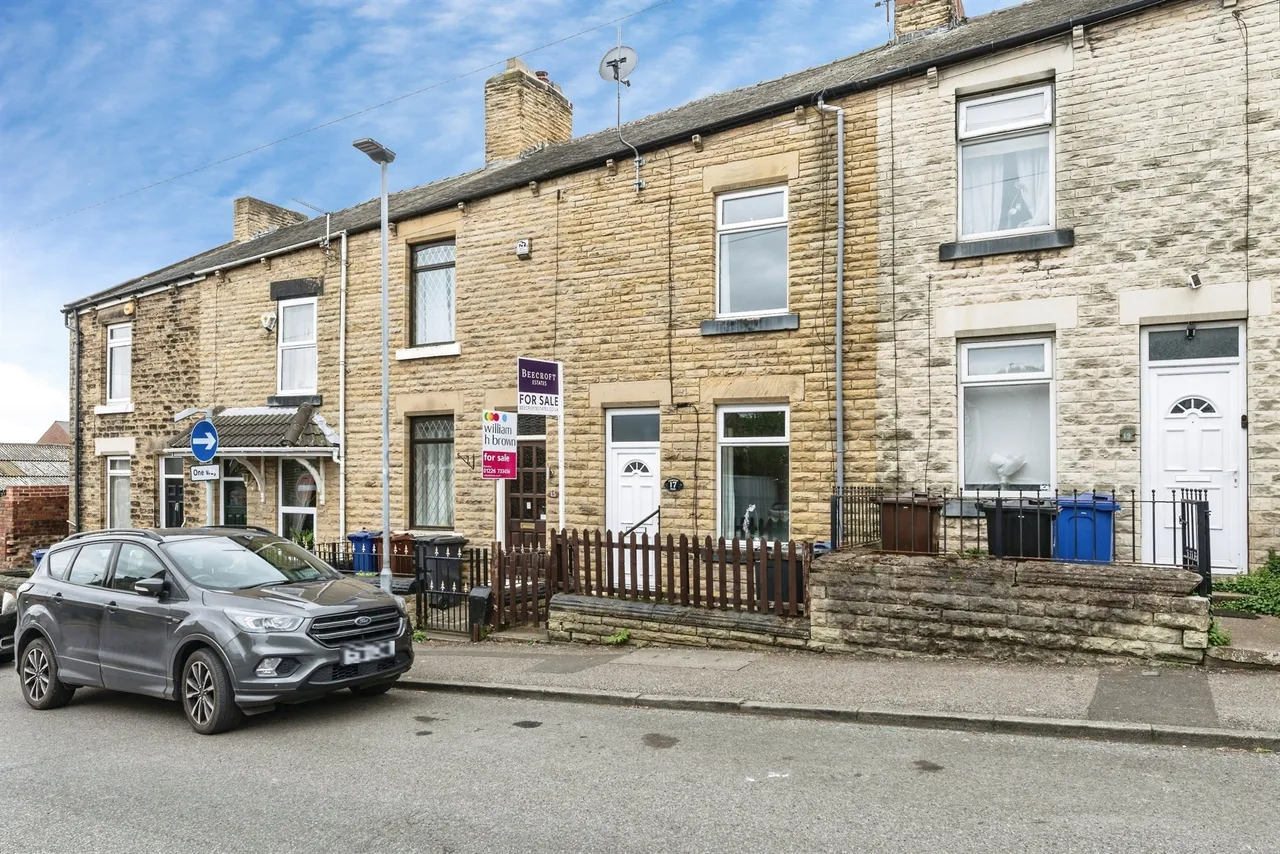 3 bed house for sale — Cemetery Road, Wombwell, Barnsley
