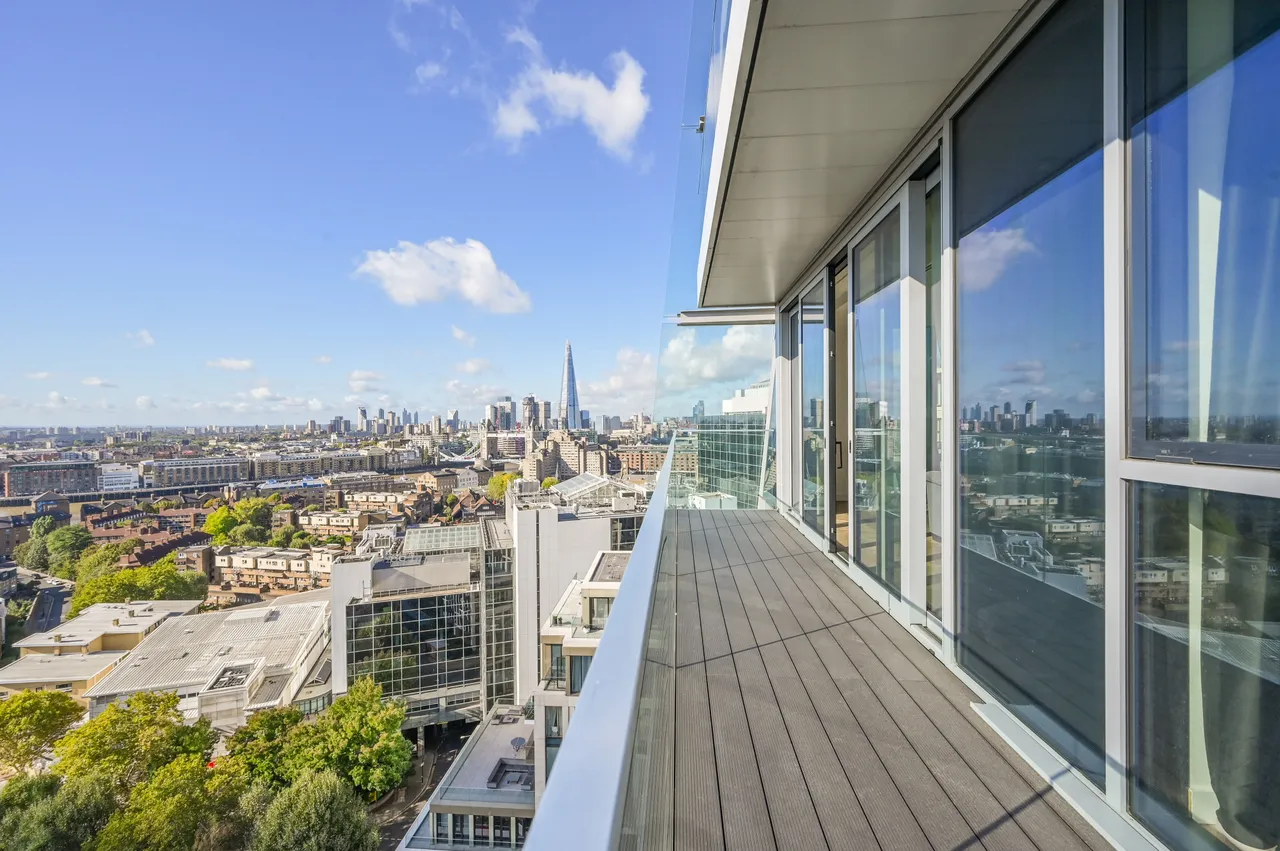 London, E1W, photo 16