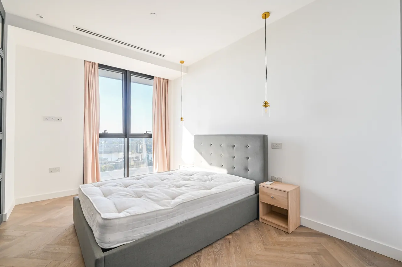 London, E1W, photo 10