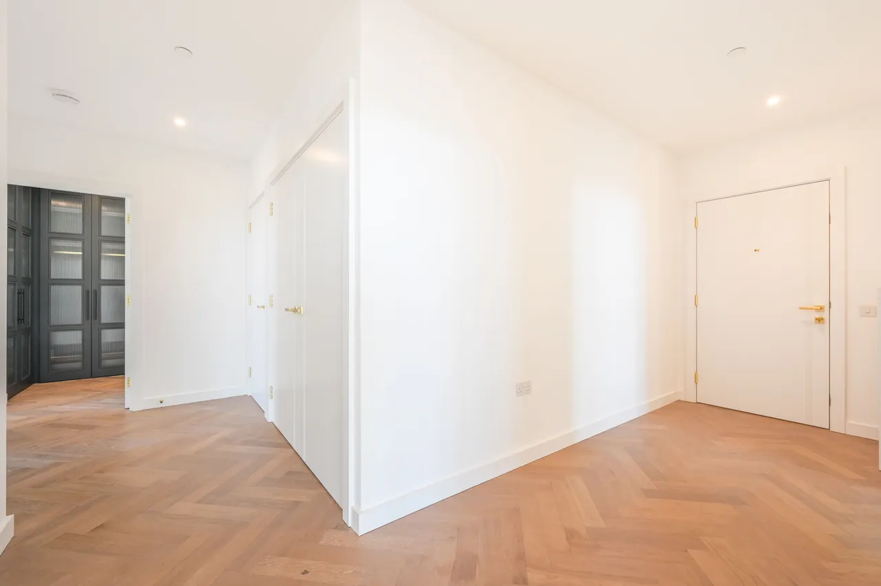 London, E1W, photo 20