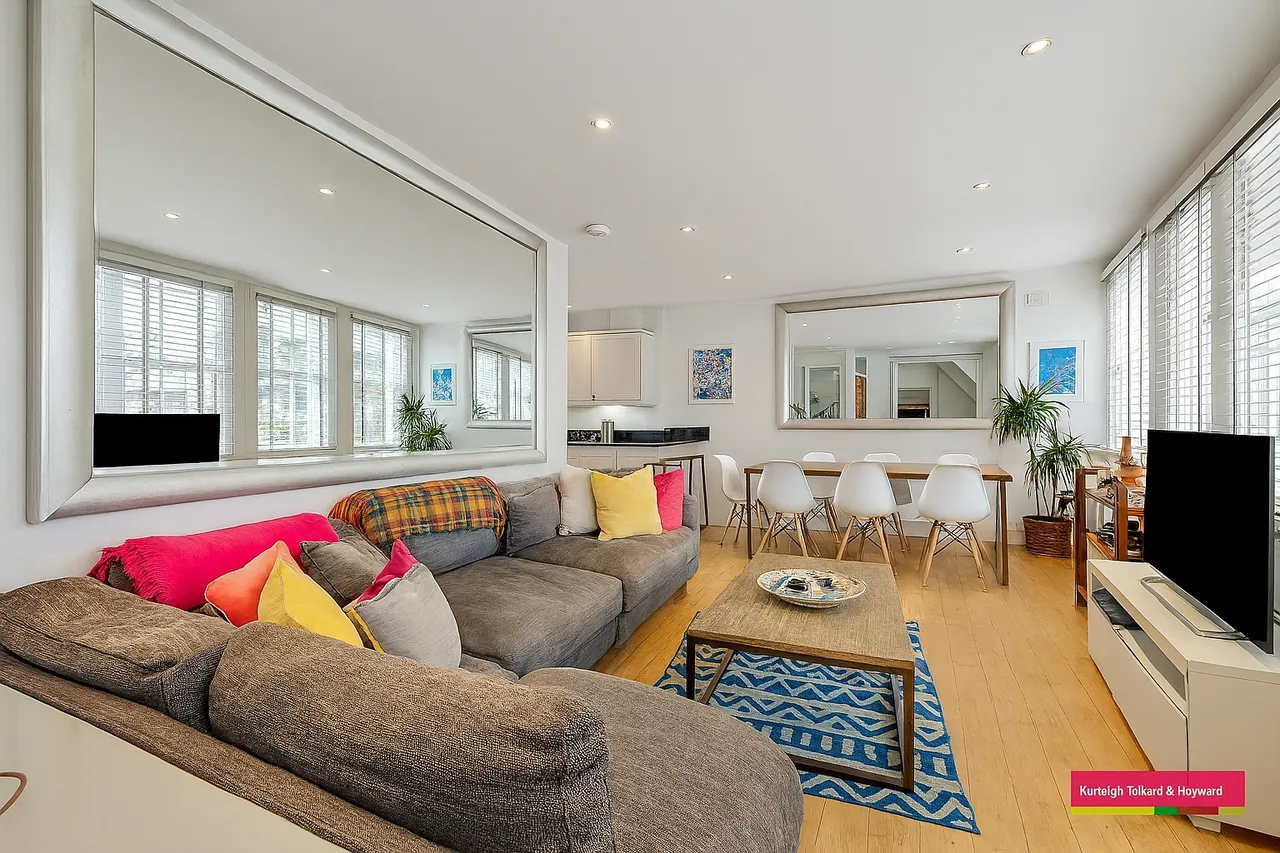 3 bed flat for sale — Barclay Road, Fulham, London, SW6