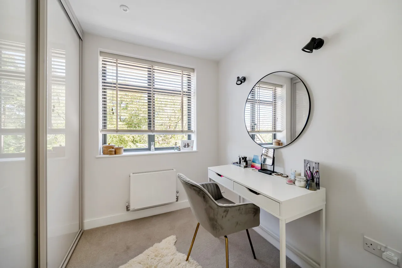 Longdown Close, Lower Bourne, Farnham..., photo 11