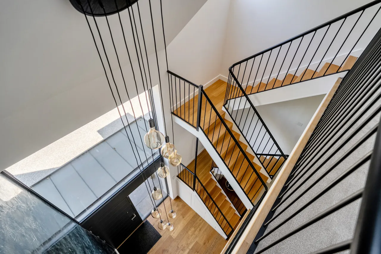 Longdown Close, Lower Bourne, Farnham..., photo 8
