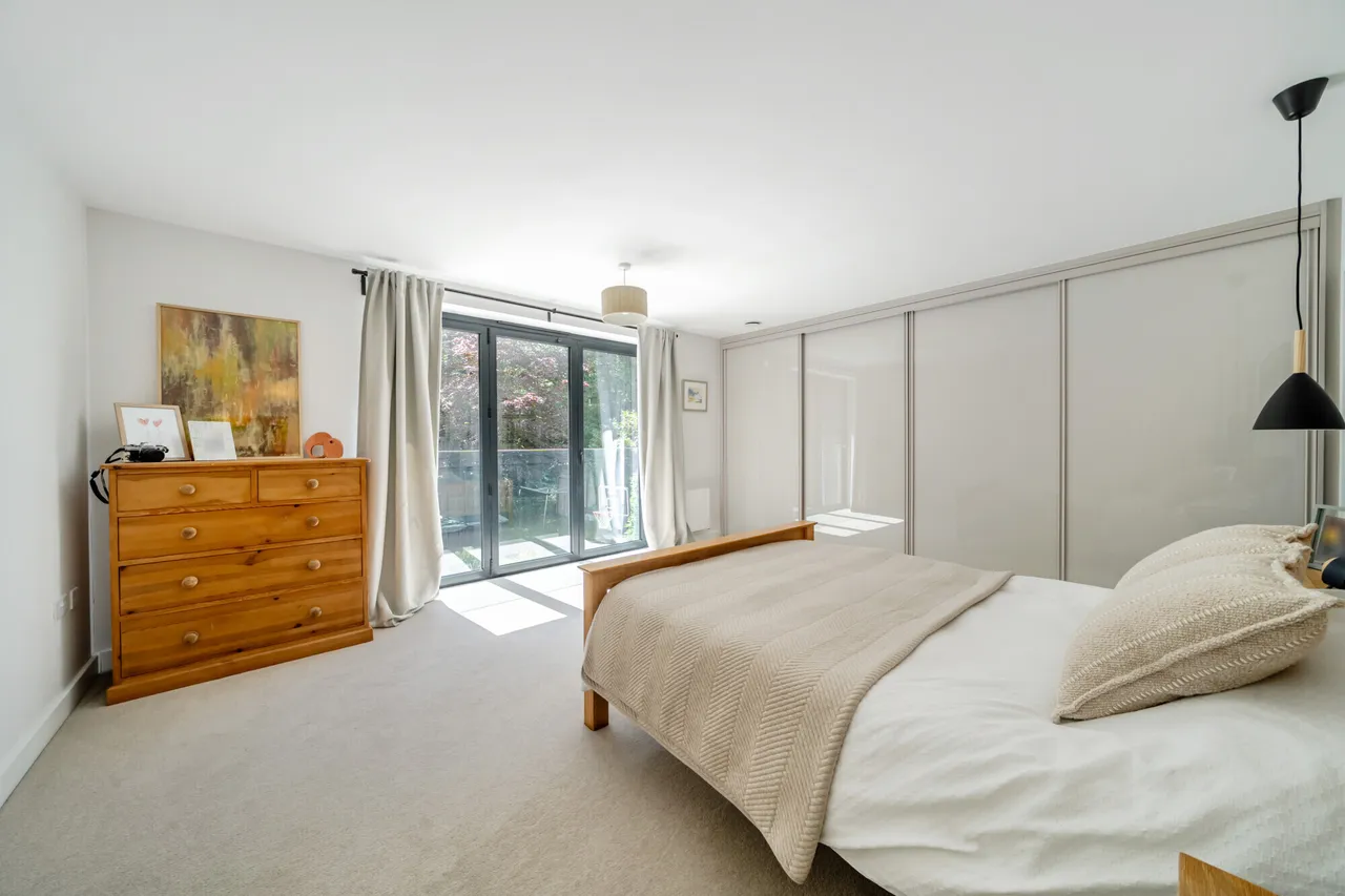 Longdown Close, Lower Bourne, Farnham..., photo 10