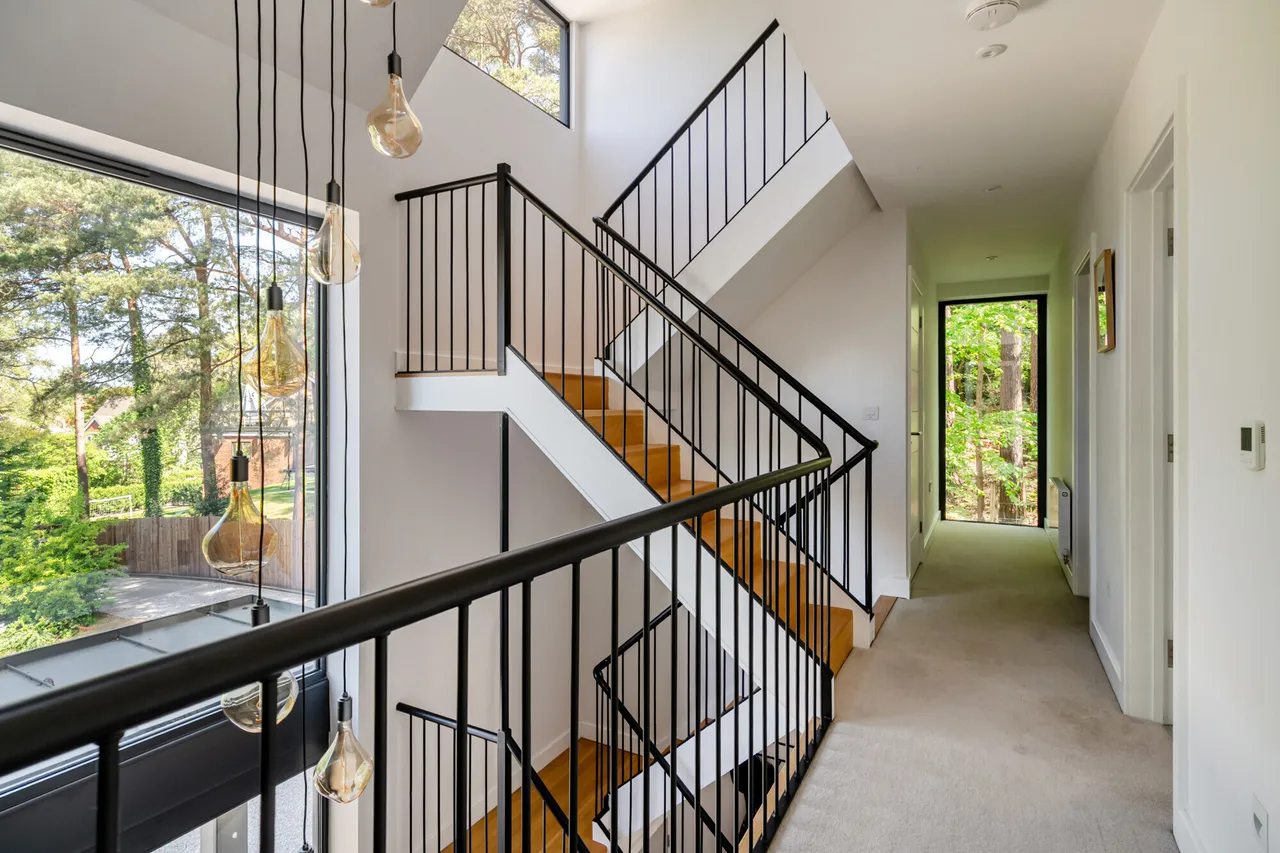 Longdown Close, Lower Bourne, Farnham..., photo 9