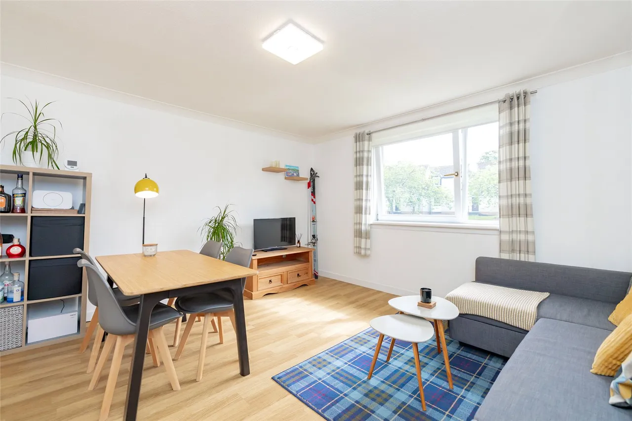 2 bed flat for sale, Johnston Gardens East, Peterculter, AB14