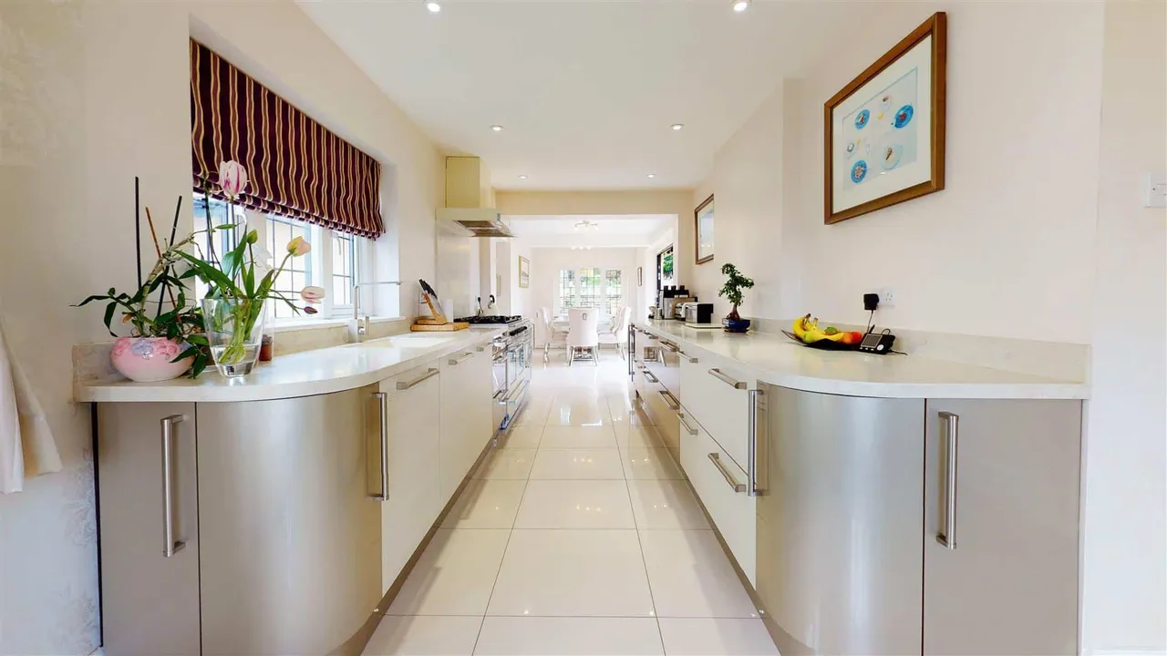 Spring Grove, Loughton, photo 4
