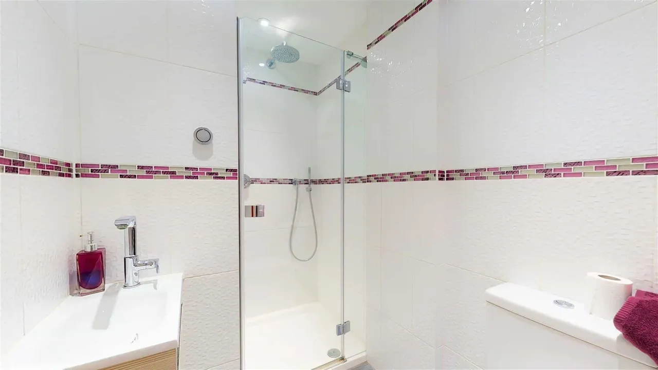 Spring Grove, Loughton, photo 7