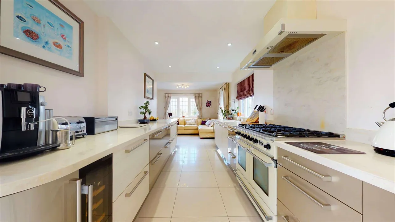 Spring Grove, Loughton, photo 6