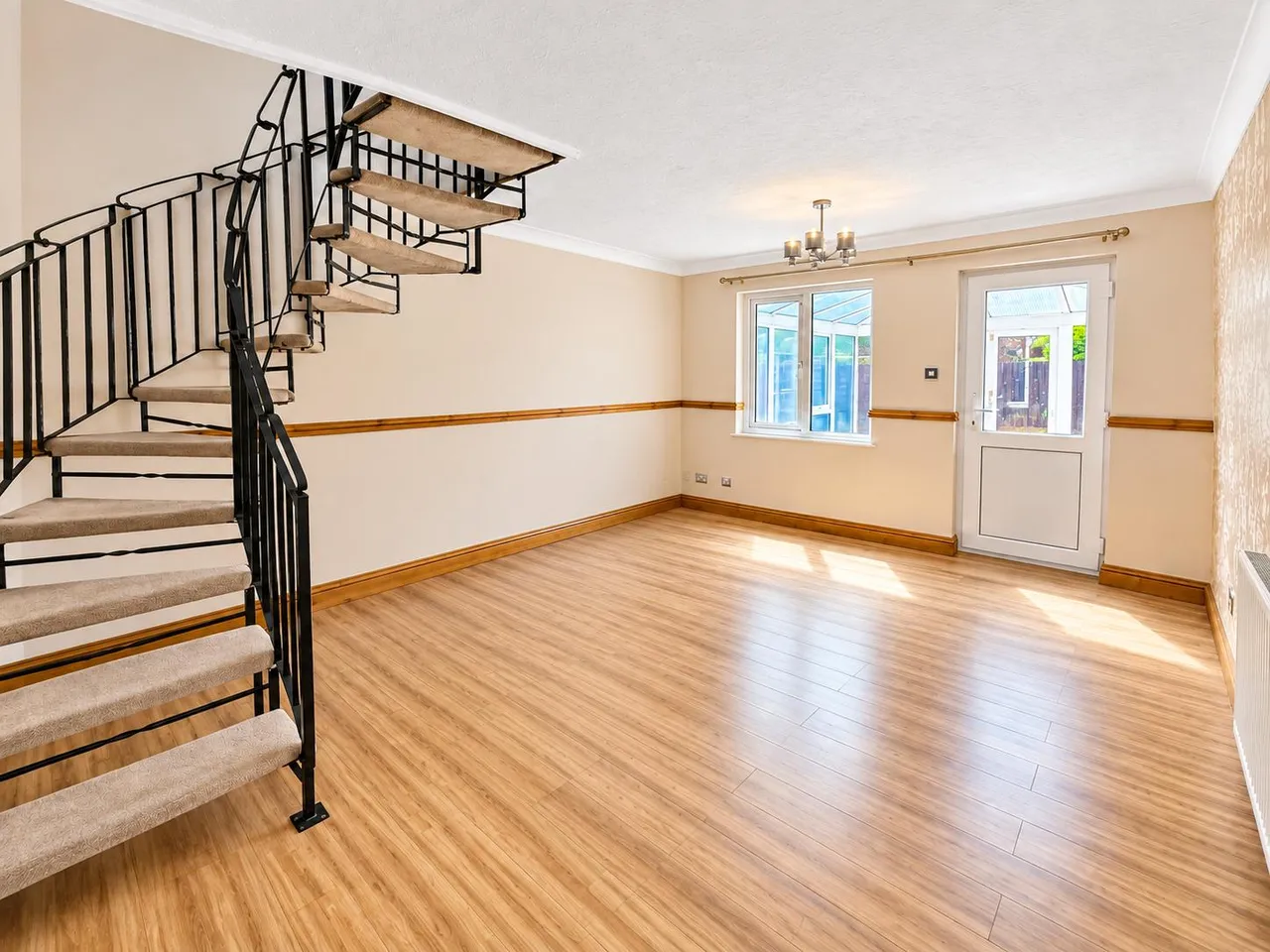 2 bed house to rent, London, E6