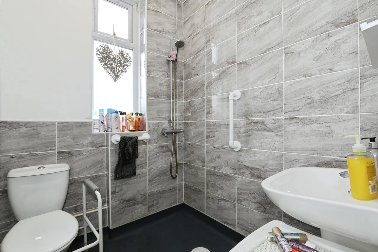 Ruskin Road, Crewe, Cheshire, CW2, photo 16