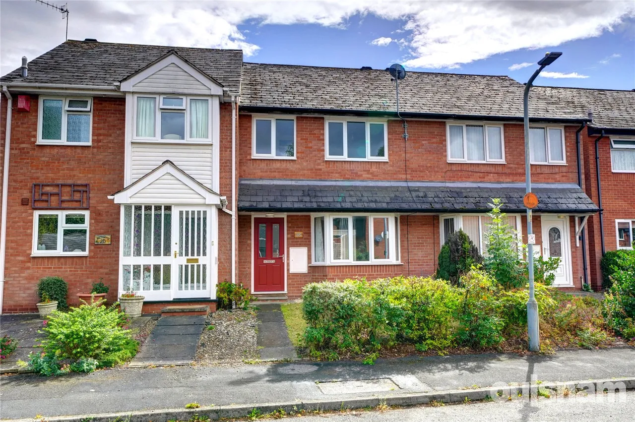 3 bed house for sale — St. Georges Crescent, Droitwich, Worcestershire, WR9 8BX