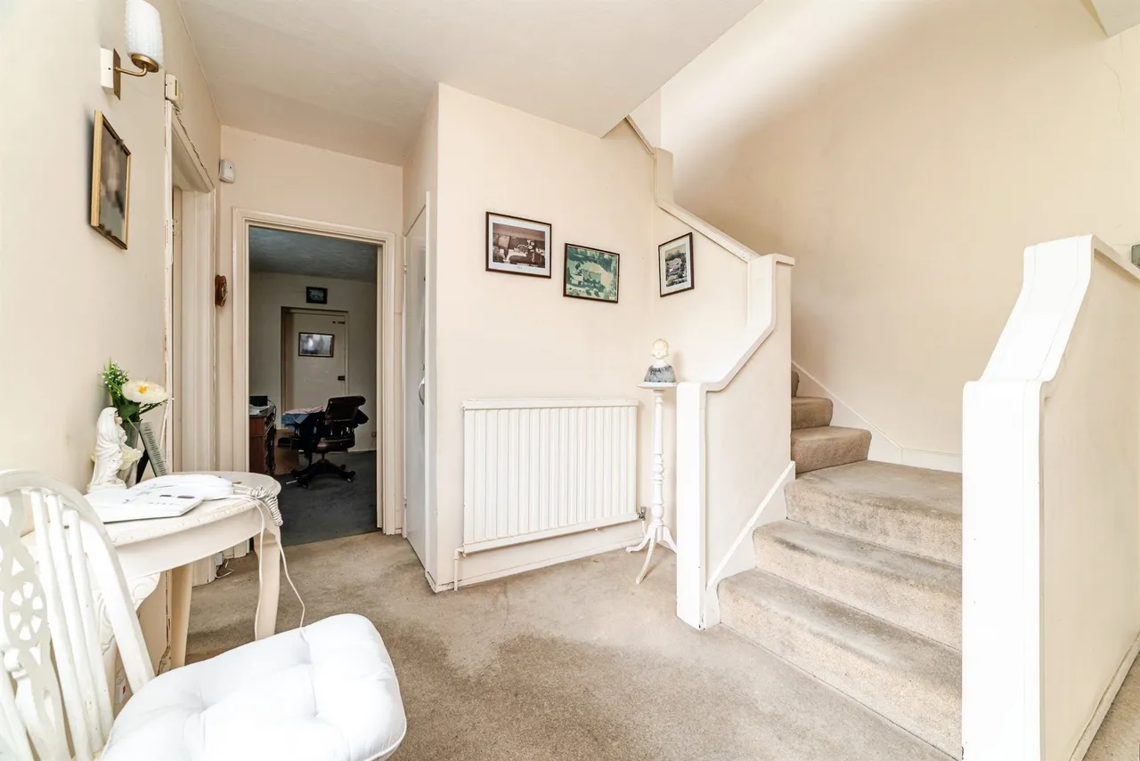 Sanctuary, Monk Sherborne, RG26, photo 8