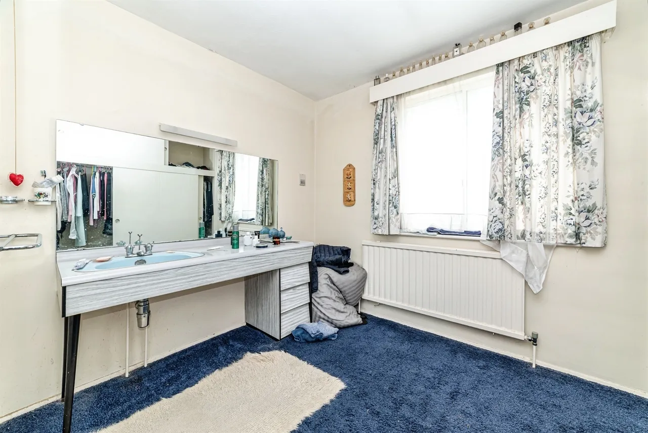 Sanctuary, Monk Sherborne, RG26, photo 13