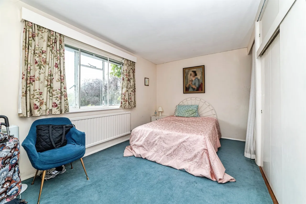 Sanctuary, Monk Sherborne, RG26, photo 12