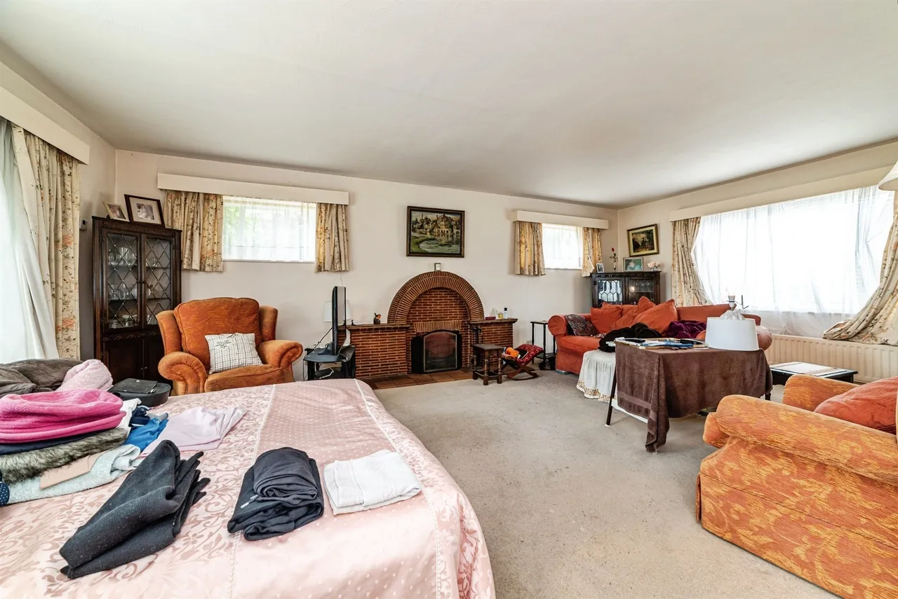 Sanctuary, Monk Sherborne, RG26, photo 6
