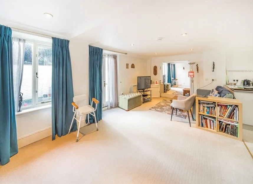 Hornsey Lane, Highgate, N6, photo 2