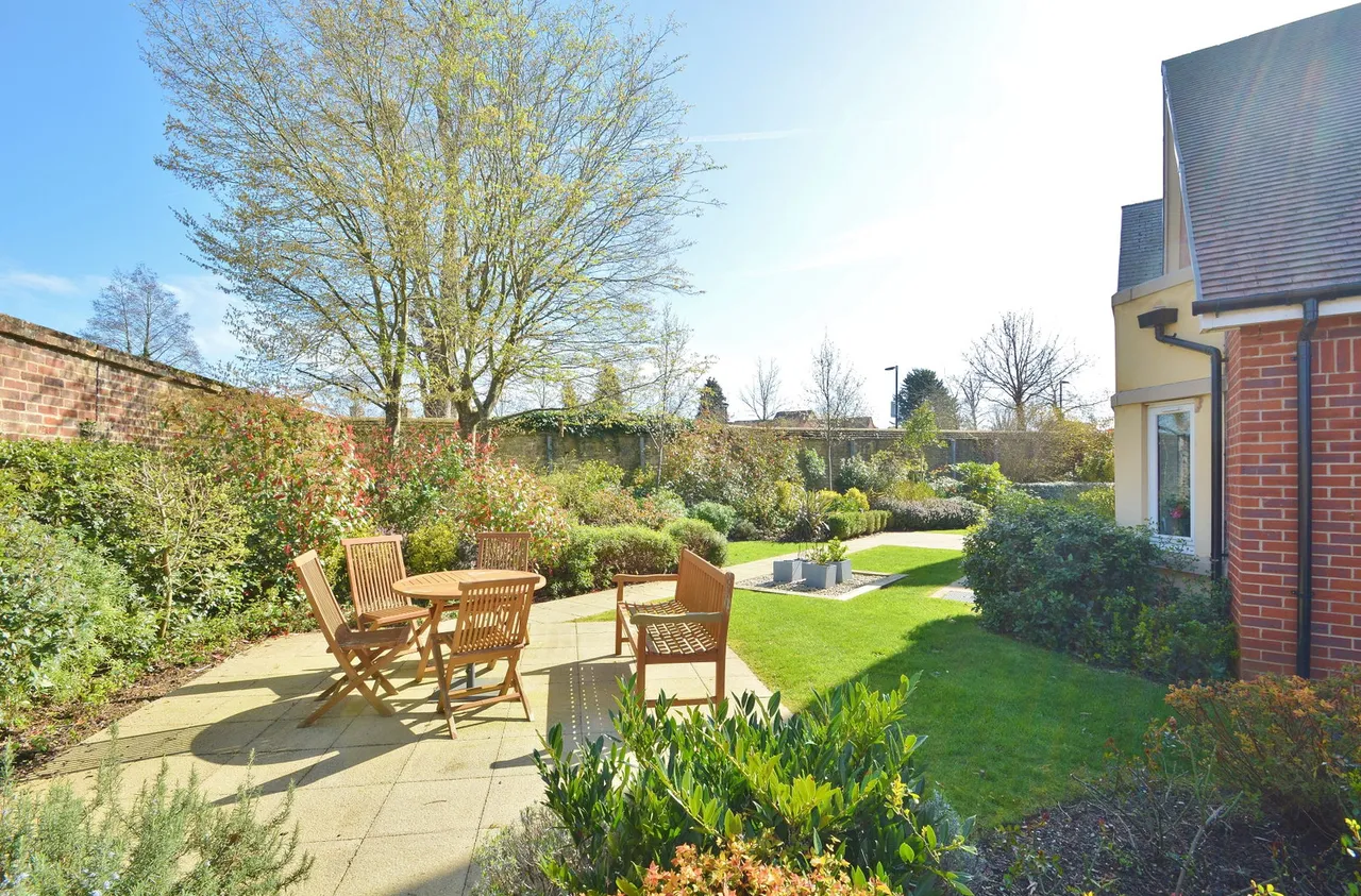 Greyhound Lane, Thame, OX9, photo 12