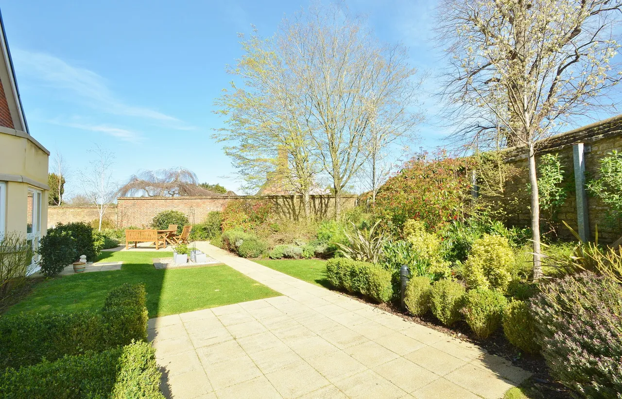 Greyhound Lane, Thame, OX9, photo 14