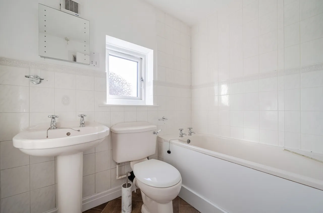 Akester Close, Beverley, HU17, photo 13