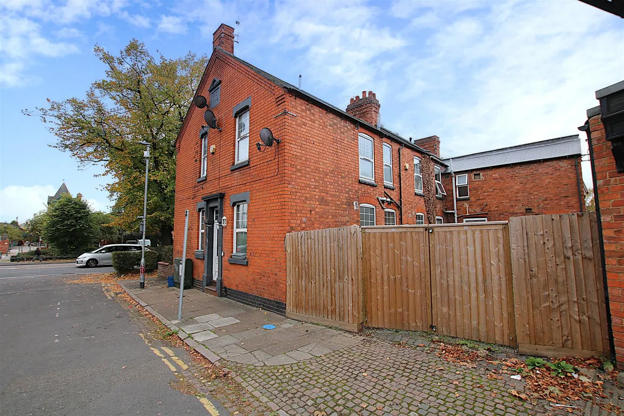 Tenanted Flats Plus Freehold, NN1, photo 6