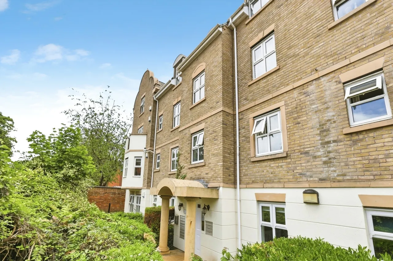 2 bed flat for sale — Billing Road, NORTHAMPTON, Northamptonshire, NN1