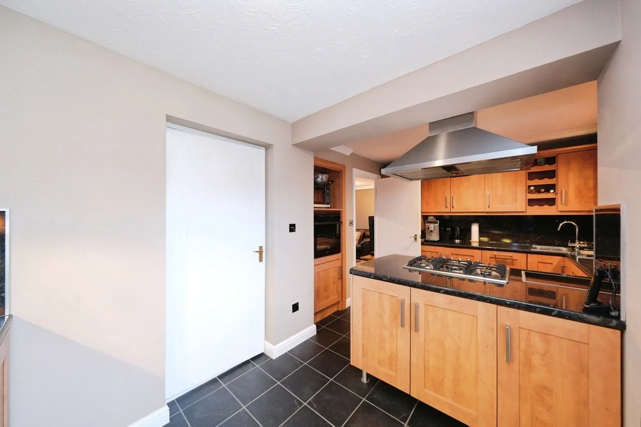 Ashworth Drive, Mansfield Woodhouse, Mansfield, Nottinghamshire, NG19, photo 4