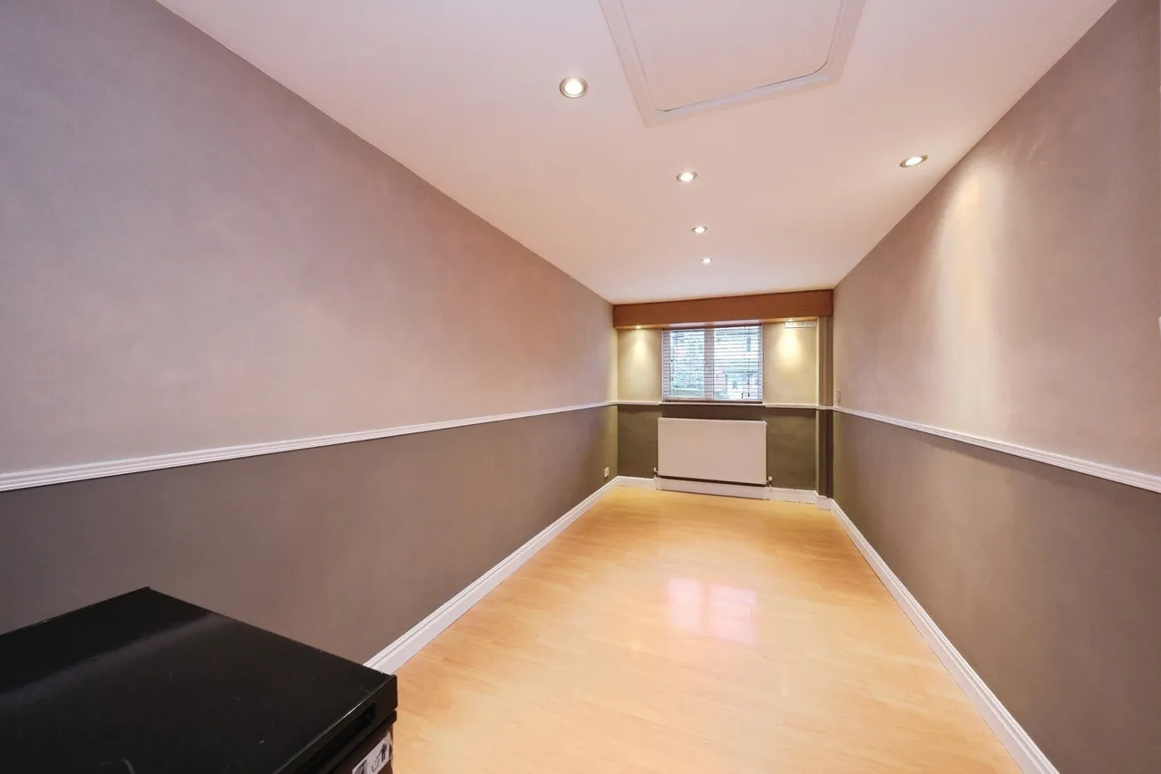 Ashworth Drive, Mansfield Woodhouse, Mansfield, Nottinghamshire, NG19, photo 10