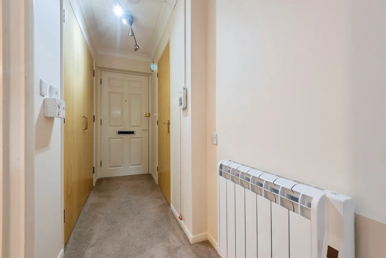 Collingwood Court, Royston, photo 7