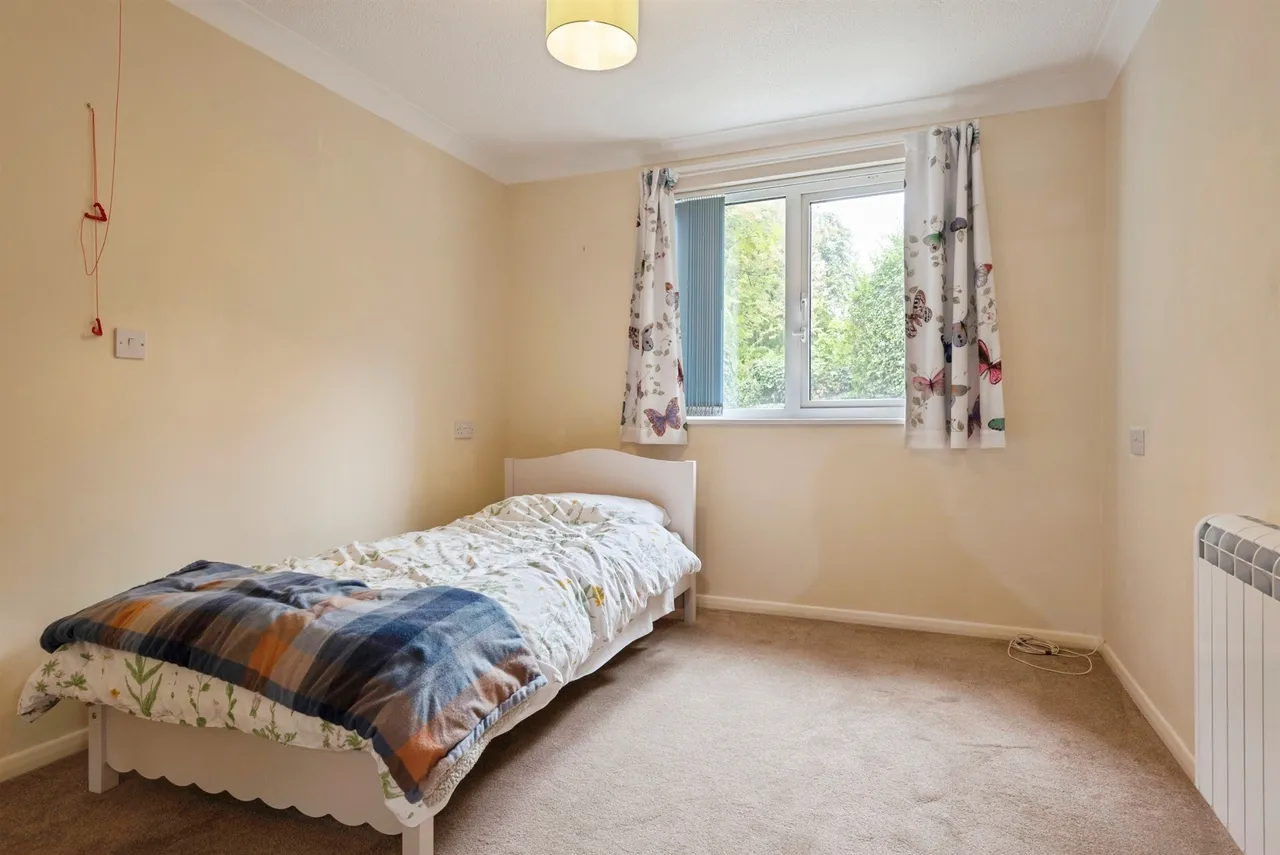 Collingwood Court, Royston, photo 8