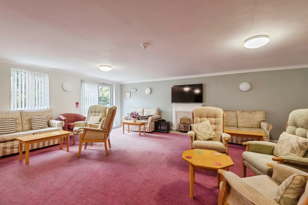 Collingwood Court, Royston, photo 12