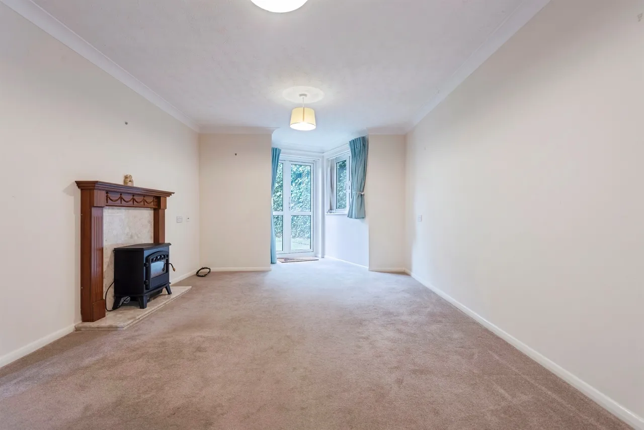 Collingwood Court, Royston, photo 5