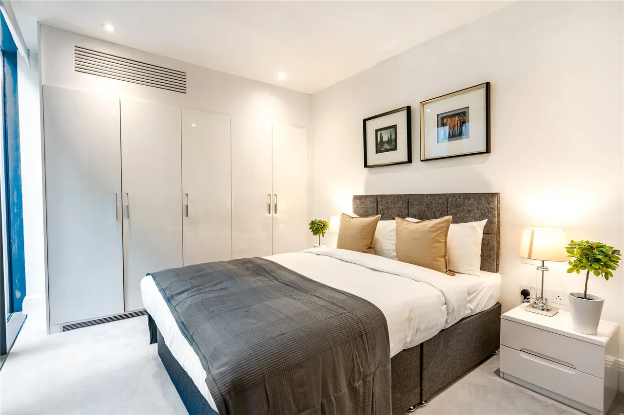 Lincoln's Inn Fields, London, WC2A, photo 12