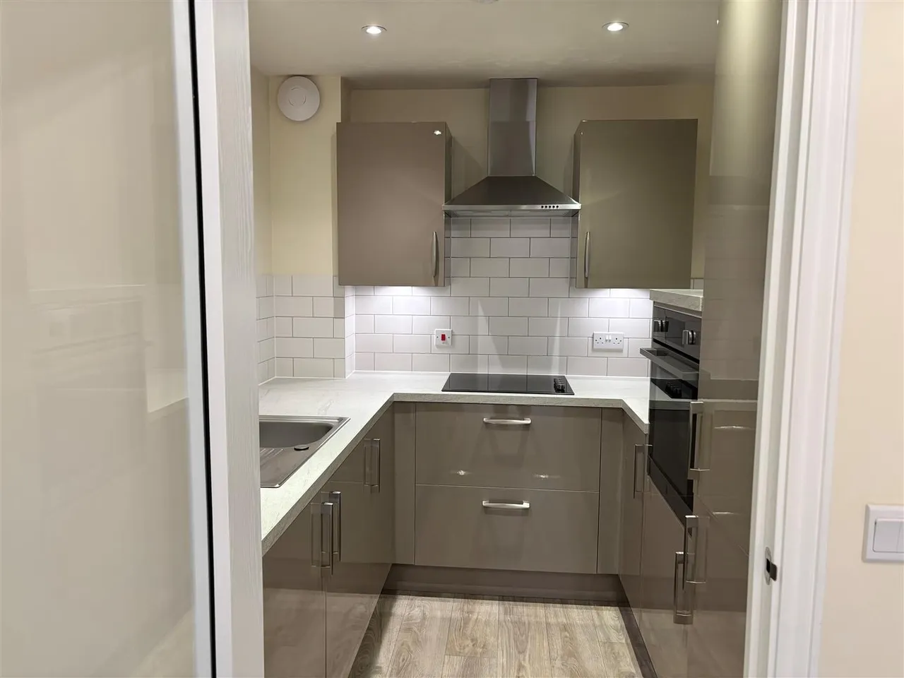 Great Tattenhams, Epsom, KT18, photo 3