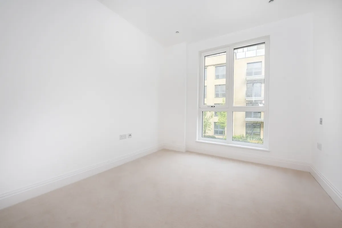 Pinewood Gardens Teddington TW11, photo 7