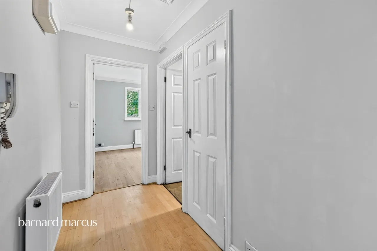 Cranbrook Lane, London, photo 6