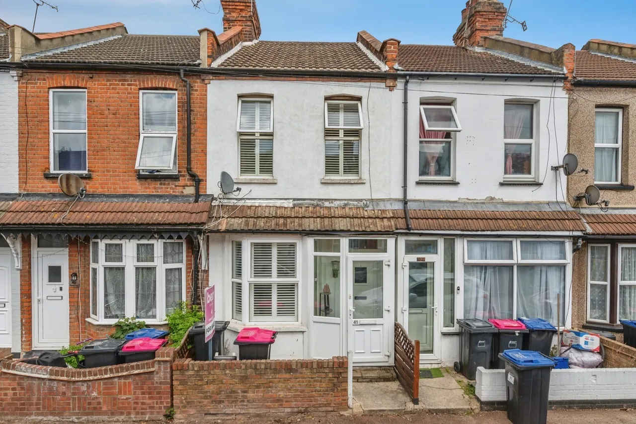 2 bed house for sale — Station Avenue, Southend-on-Sea, Essex, SS2