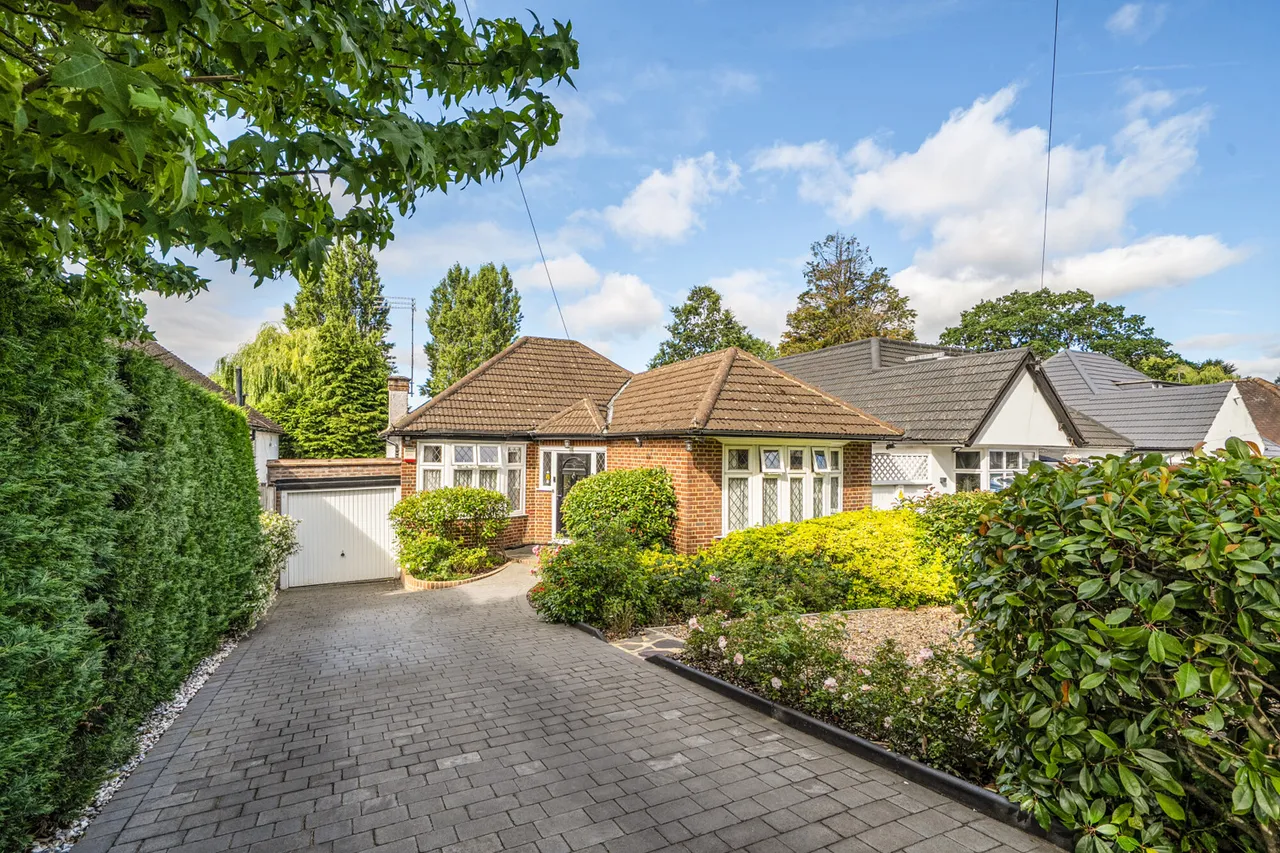 Hillside Road, Northwood, HA6, photo 2