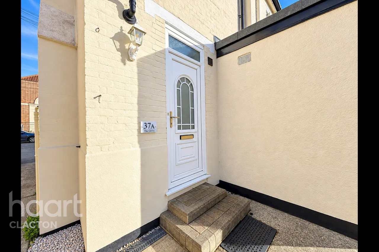 The Grove, Clacton-On-Sea, CO15, photo 8