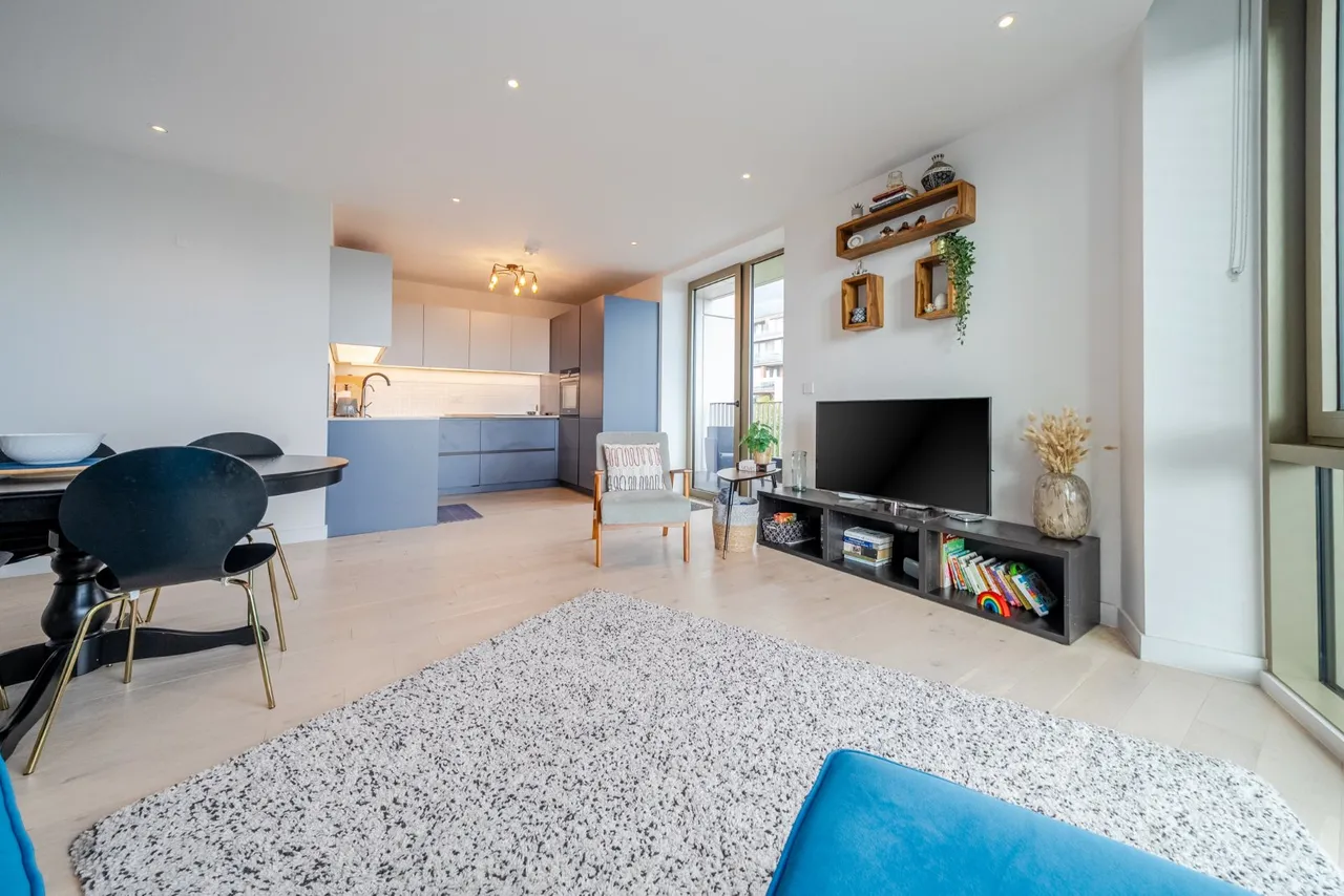 Balham High Road, London, SW17, photo 5