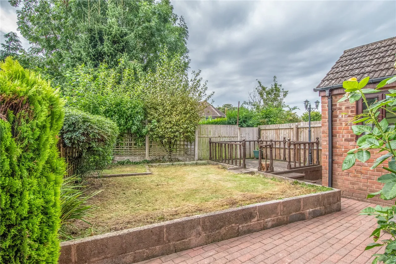 Penmanor, Finstall, Bromsgrove, Worcestershire, B60 3BY, photo 18