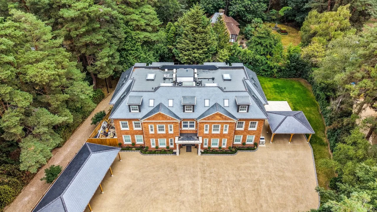 3 bed flat for sale — Coronation Road, Ascot, Berkshire, SL5 9LQ