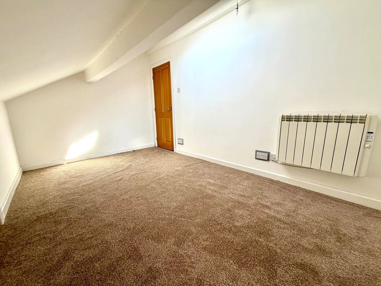 Wakefield Road, BRADFORD, photo 7