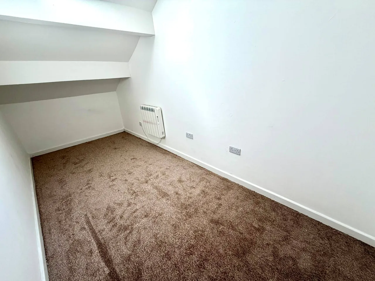 Wakefield Road, BRADFORD, photo 9