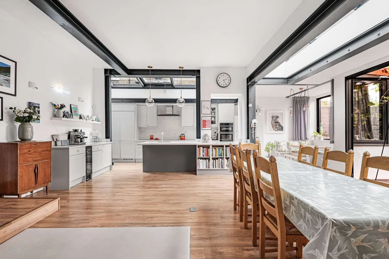 Lynton Road, London, W3, photo 6