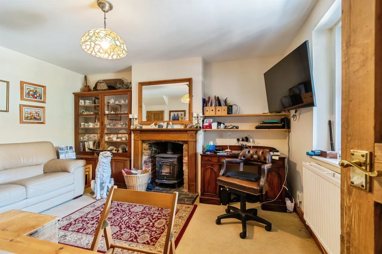 Wood Lane, Chippenham, photo 8