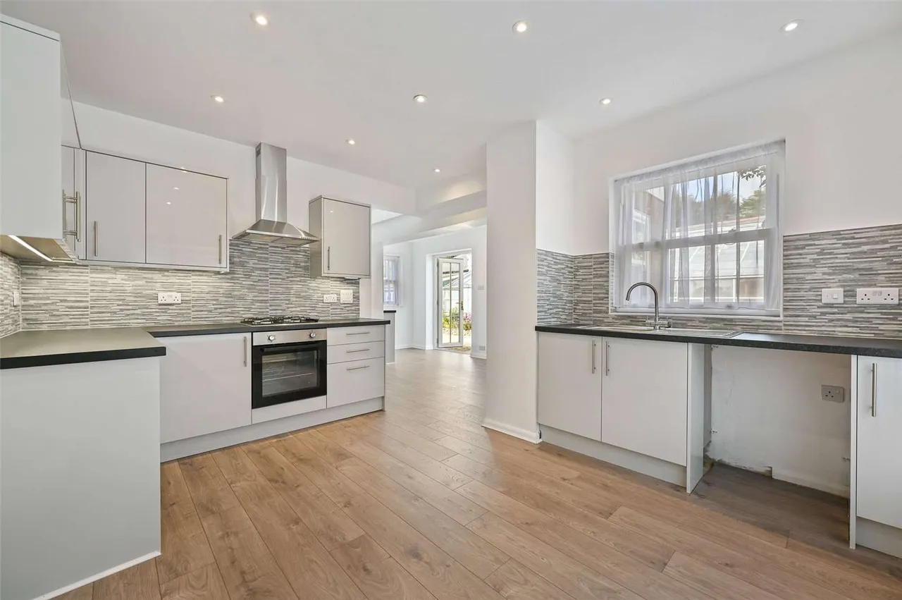 Dog Kennel Lane, Chorleywood, Rickmansworth, Hertfordshire, WD3 5EL, photo 4