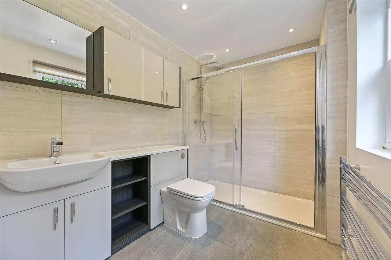 Dog Kennel Lane, Chorleywood, Rickmansworth, Hertfordshire, WD3 5EL, photo 8